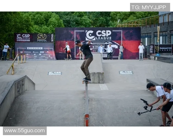 西安滑板队实力崛起聚焦滑板文化与竞技精神的完美结合 西安滑板队实力崛起聚焦滑板文化与竞技精神的完美结合